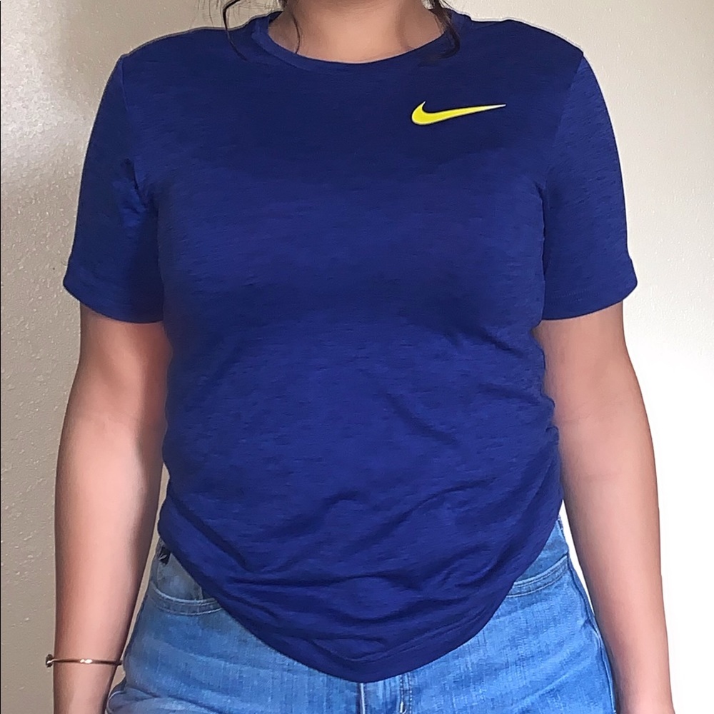 Dark blue Nike tee